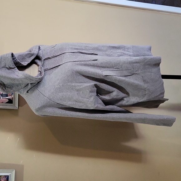 Tommy Bahama Hoodie - Picture 2 of 9